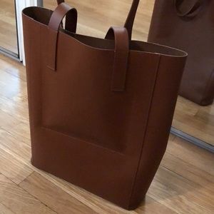 Everlane Day Magazine Tote in Cognac